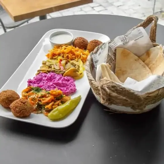 Assiette de falafels, pris au téléphone
